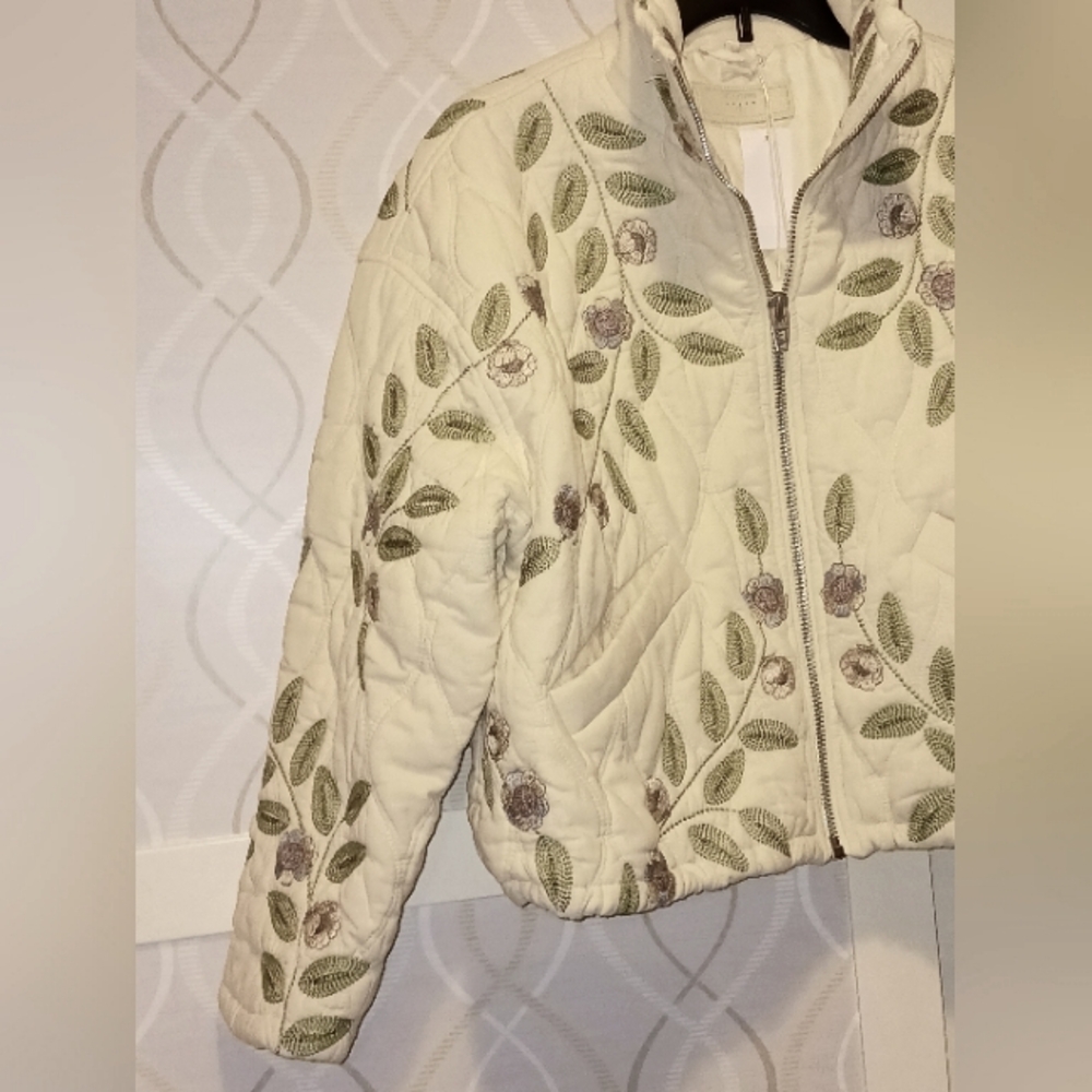 BlankNYC Floral Embroidered Quilted Jacket Full Zip - Picture 6 of 16
